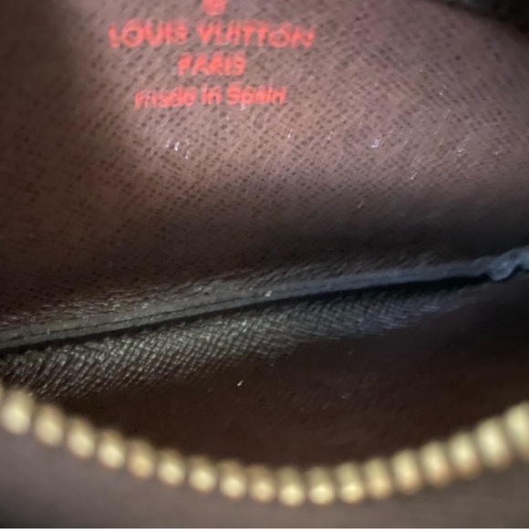 Authentic Damier Ebene Louis Vuitton Key Pouch. - Picture 8 of 10